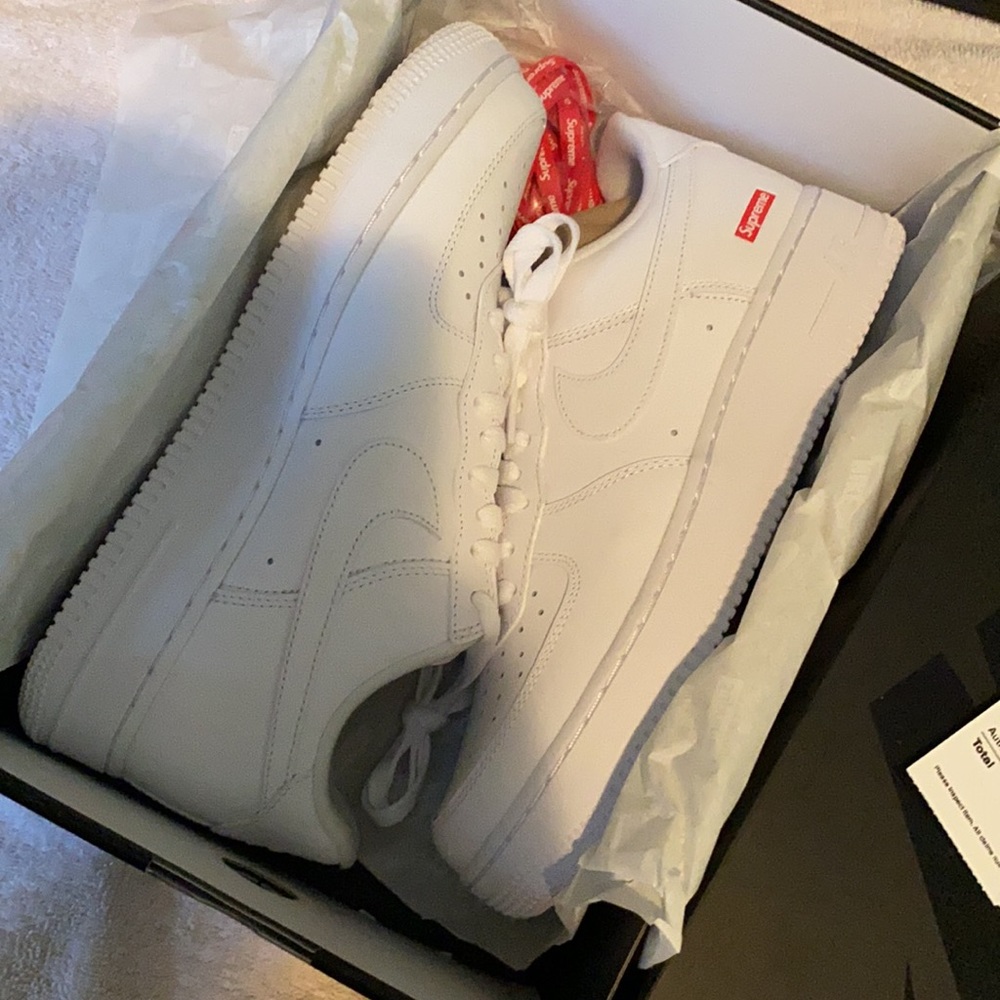 NEW Nike Air Force 1 Low Supreme Sneakers 8 / 10.5 - Picture 5 of 12